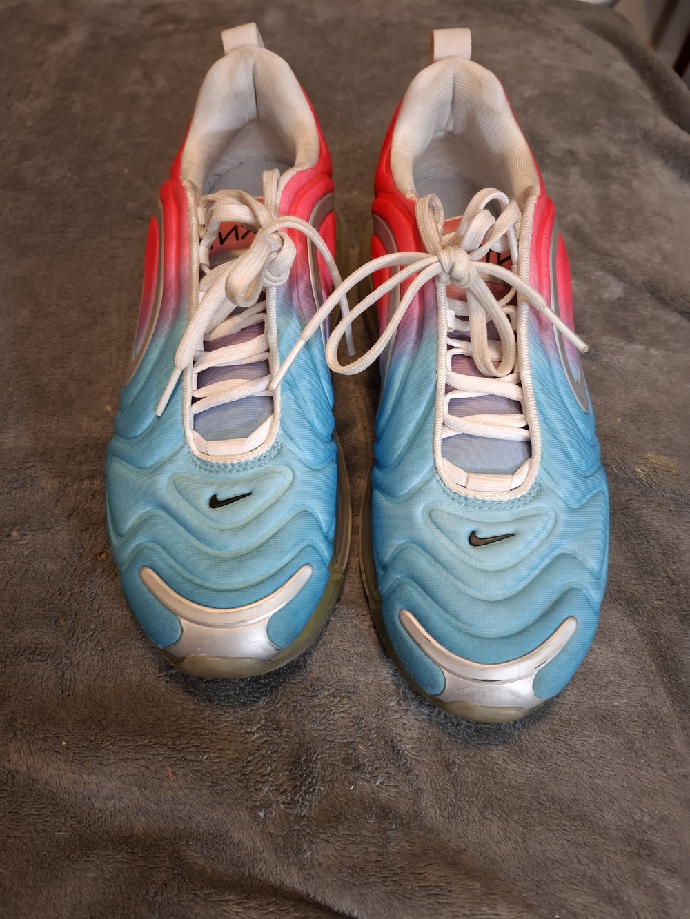 Nike Airmax Womems Blue and Pink Gradient Sneakers with Cushioned Support
